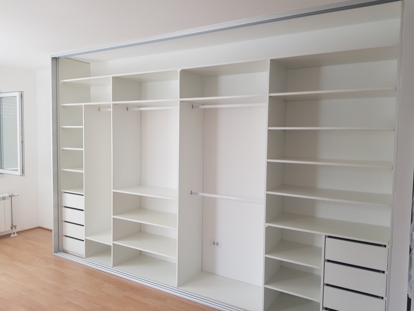 Unutrašnjost ormara po mjeri